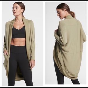 Athleta Yoga Ethereal Cocoon Wrap